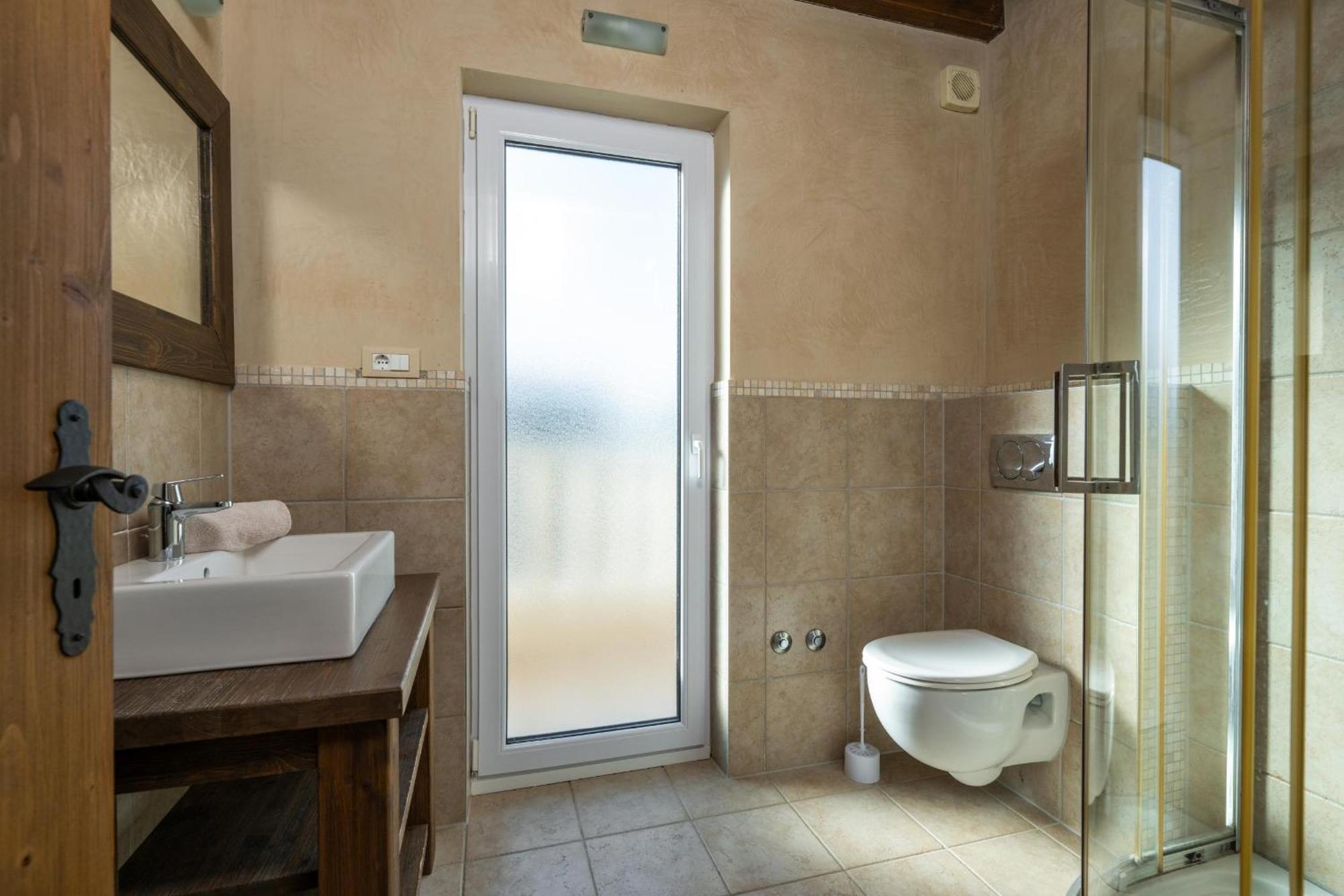 Villa Castagna Near The Sea With Private Pool And Sauna Premantura Extérieur photo