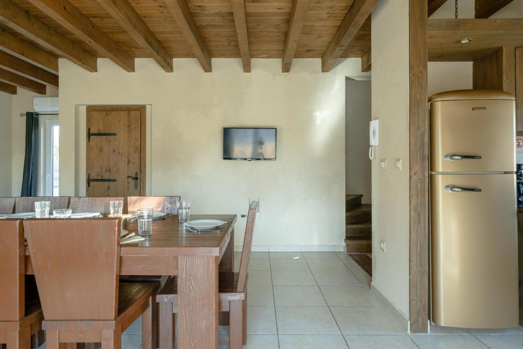 Villa Castagna Near The Sea With Private Pool And Sauna Premantura Extérieur photo