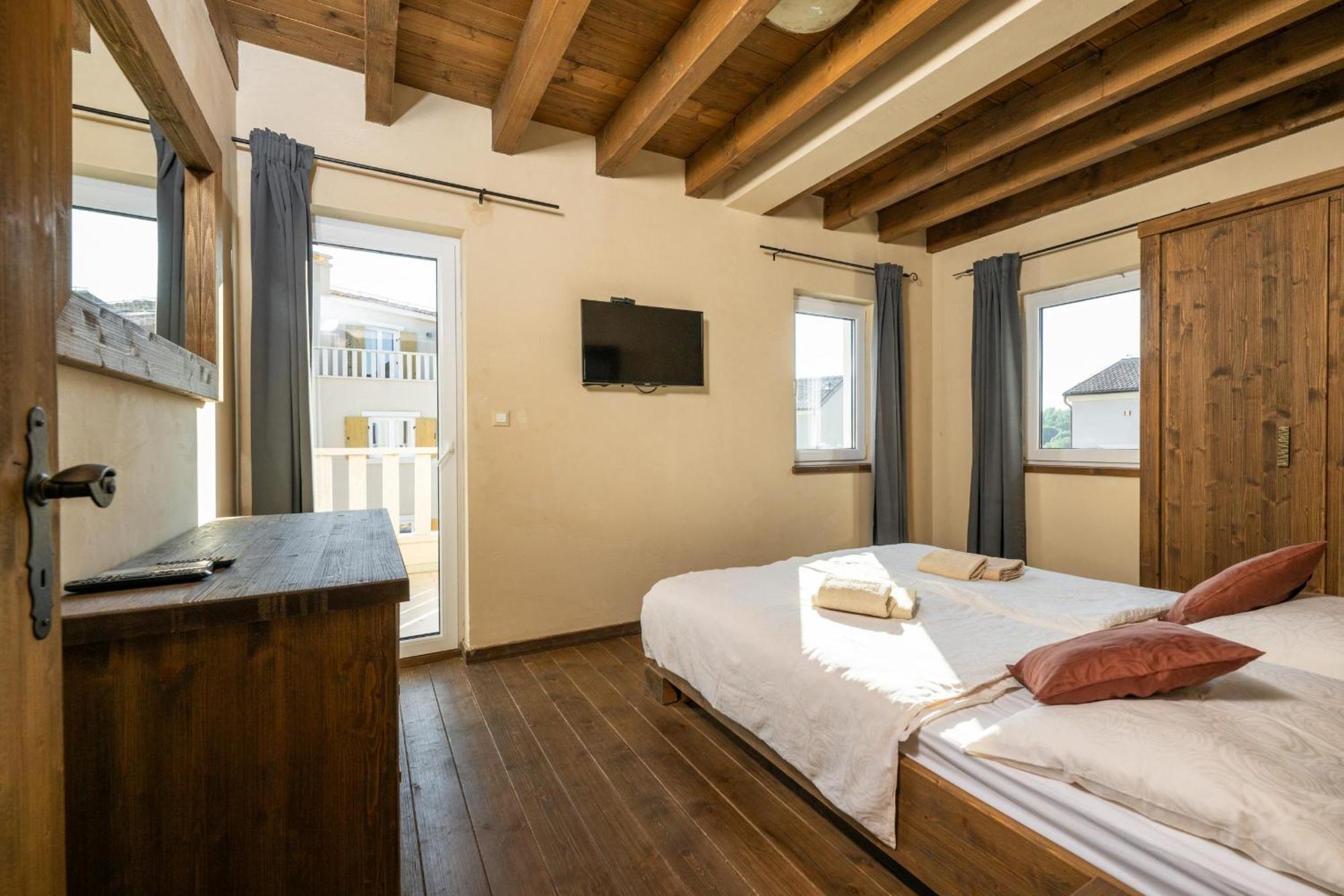 Villa Castagna Near The Sea With Private Pool And Sauna Premantura Extérieur photo