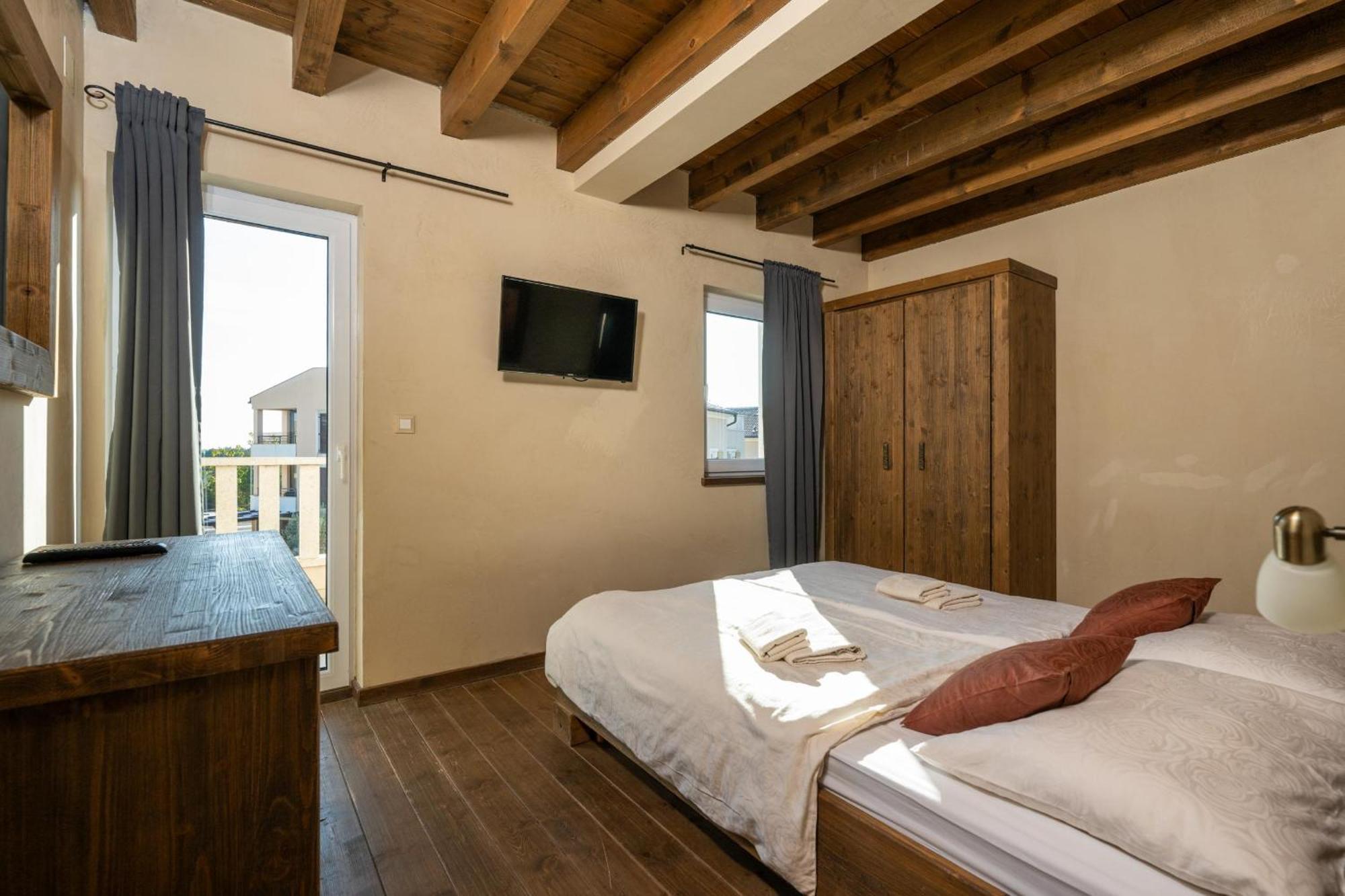 Villa Castagna Near The Sea With Private Pool And Sauna Premantura Extérieur photo