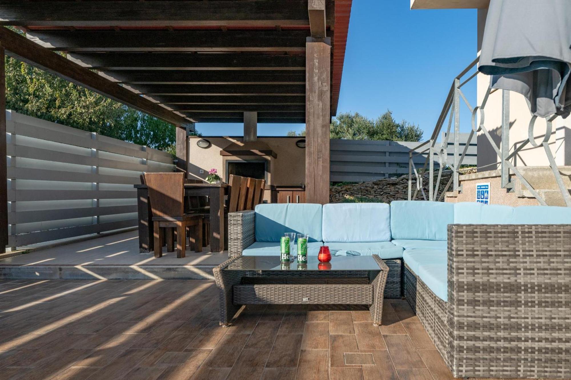 Villa Castagna Near The Sea With Private Pool And Sauna Premantura Extérieur photo