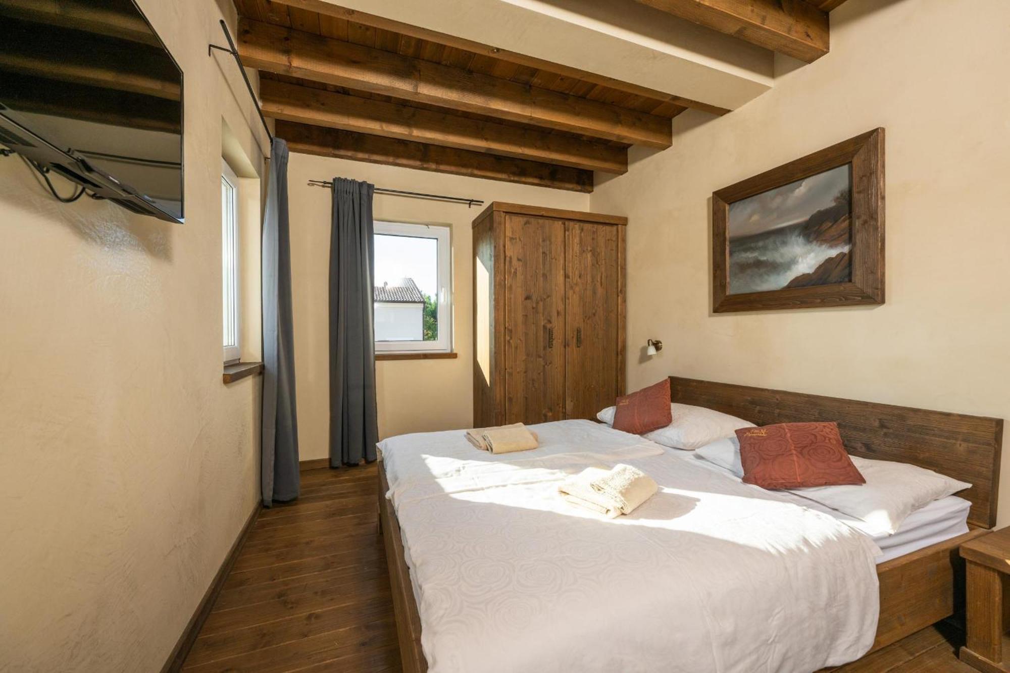 Villa Castagna Near The Sea With Private Pool And Sauna Premantura Extérieur photo