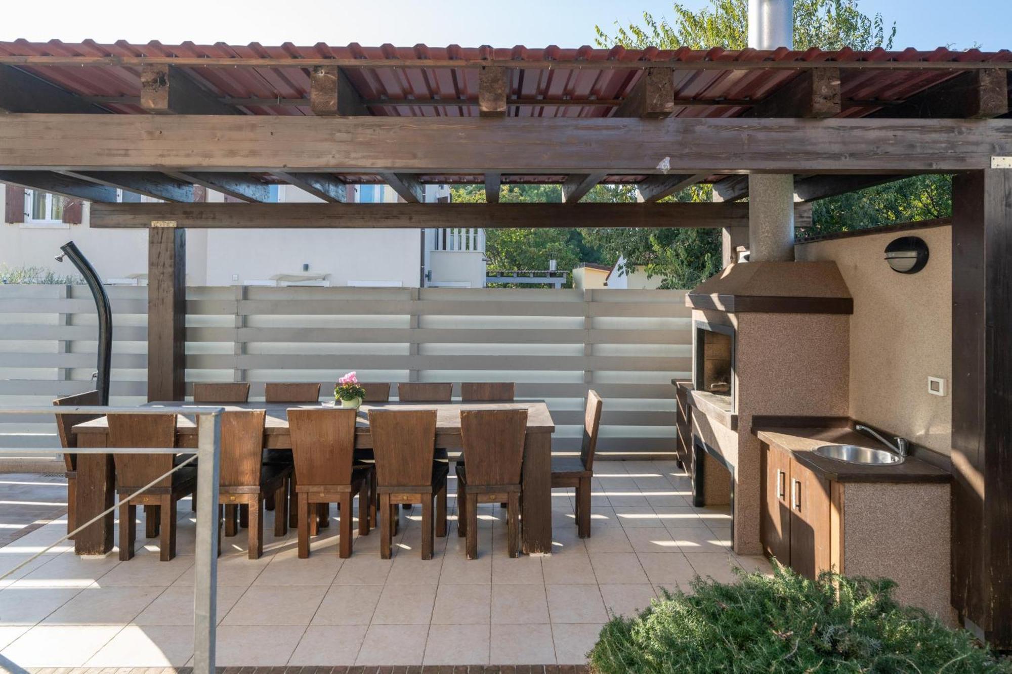 Villa Castagna Near The Sea With Private Pool And Sauna Premantura Extérieur photo