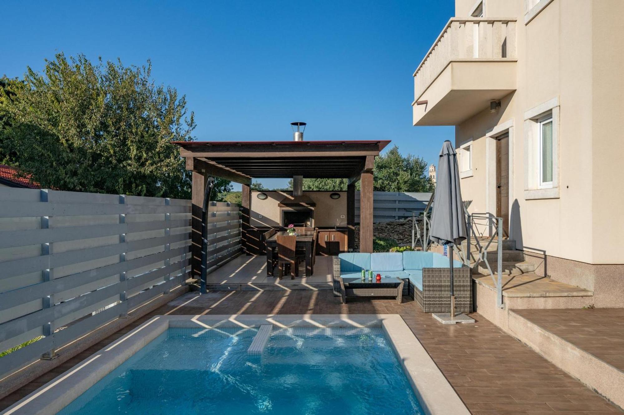 Villa Castagna Near The Sea With Private Pool And Sauna Premantura Extérieur photo