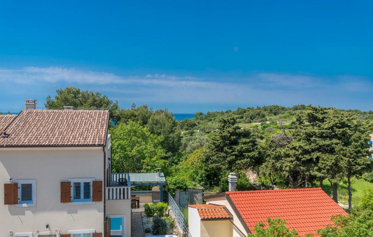 Villa Castagna Near The Sea With Private Pool And Sauna Premantura Extérieur photo