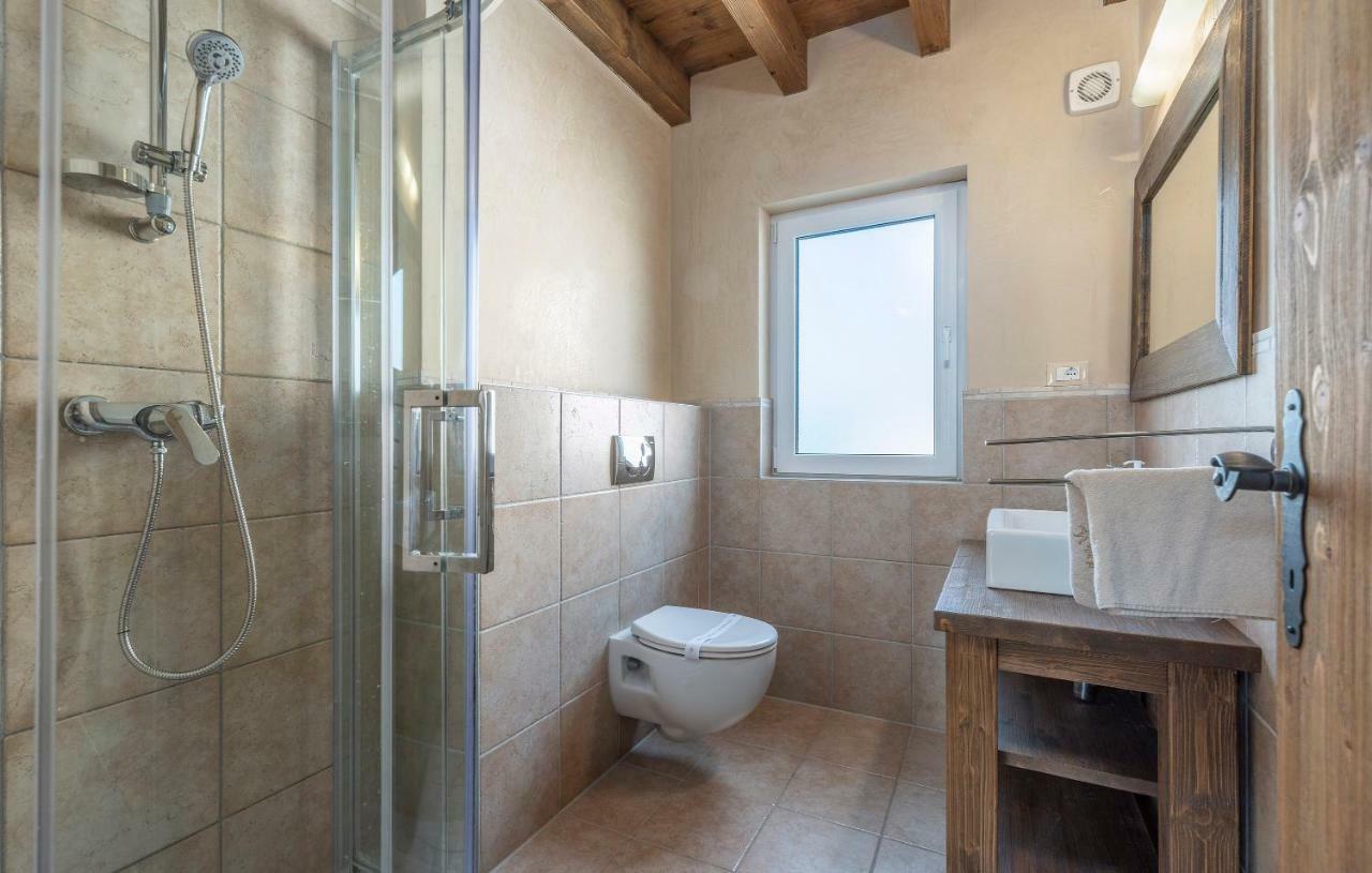 Villa Castagna Near The Sea With Private Pool And Sauna Premantura Extérieur photo